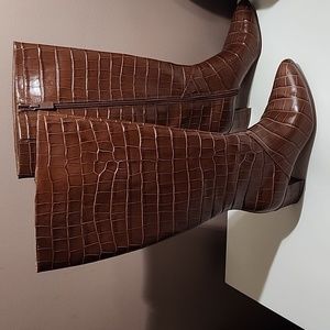 Womens size 4.5 wide calf Naturalizer brown boots